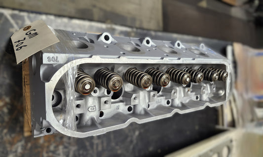 🔴 Tête de moteur(Cylinder Head) / Culasse GM 706 🔴